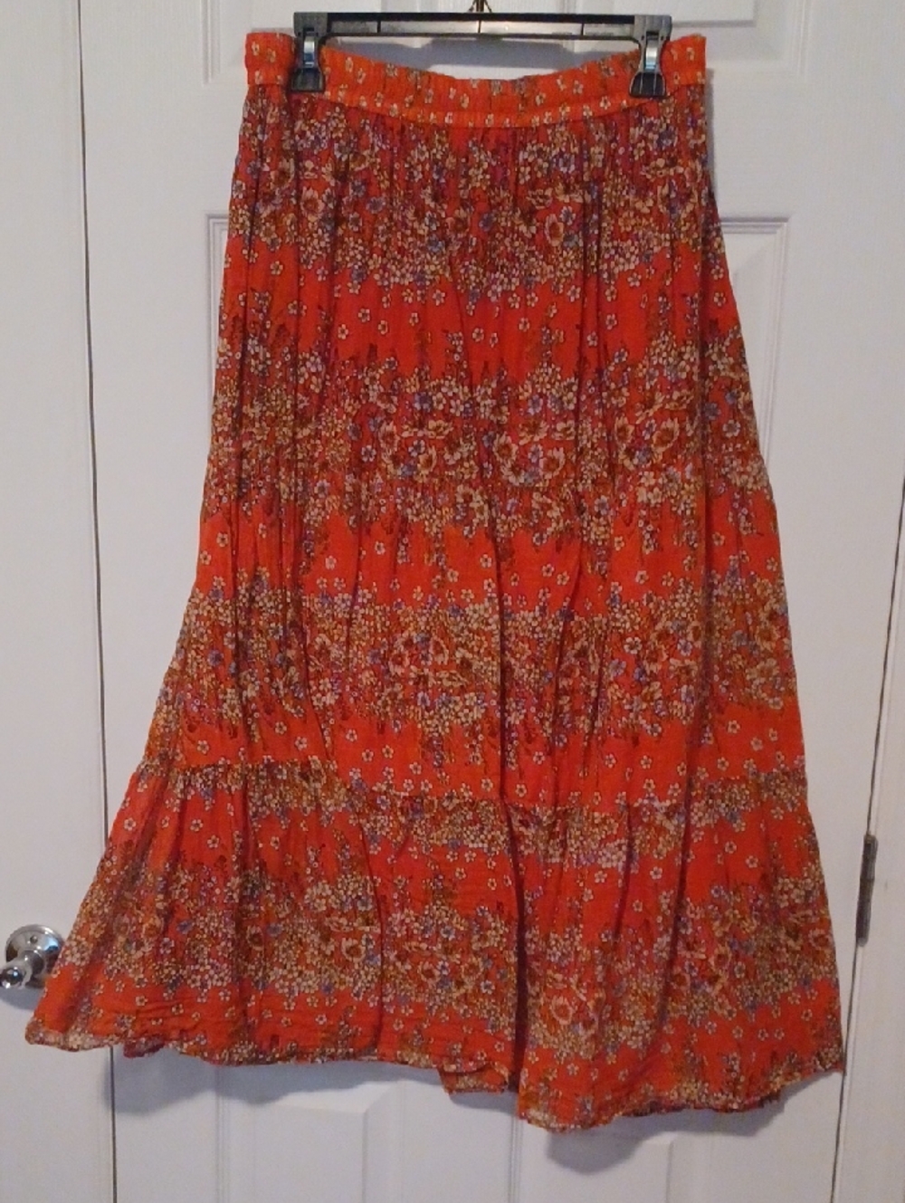 << Mlle Gabrielle Orange Floral Tiered Maxi Skirt - Picture 4 of 10